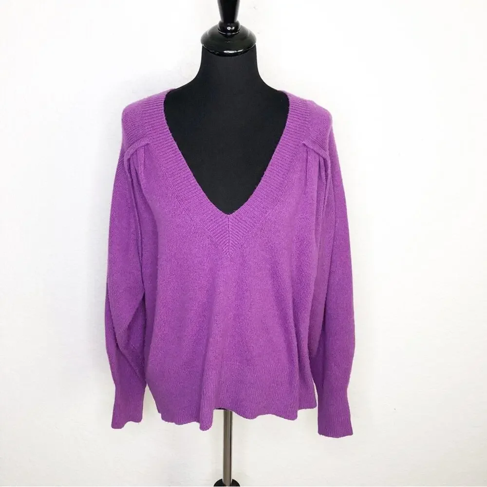 Cabi Luxury Pullover purple deep v neckline sweater size Small #4098